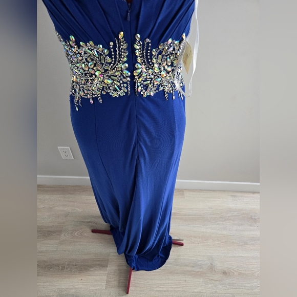 Evening gown size 4- New with tags - Picture 6 of 10